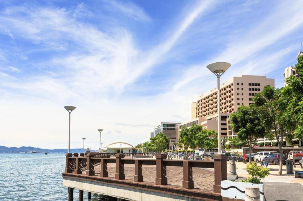 Seapark Condotel Hotel Kota Kinabalu Extérieur photo